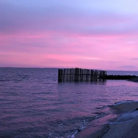 Vue Bassin Port Ostreicole Et Lumineux Avec Piscine Et Balcon ! Andernos-les-Bains